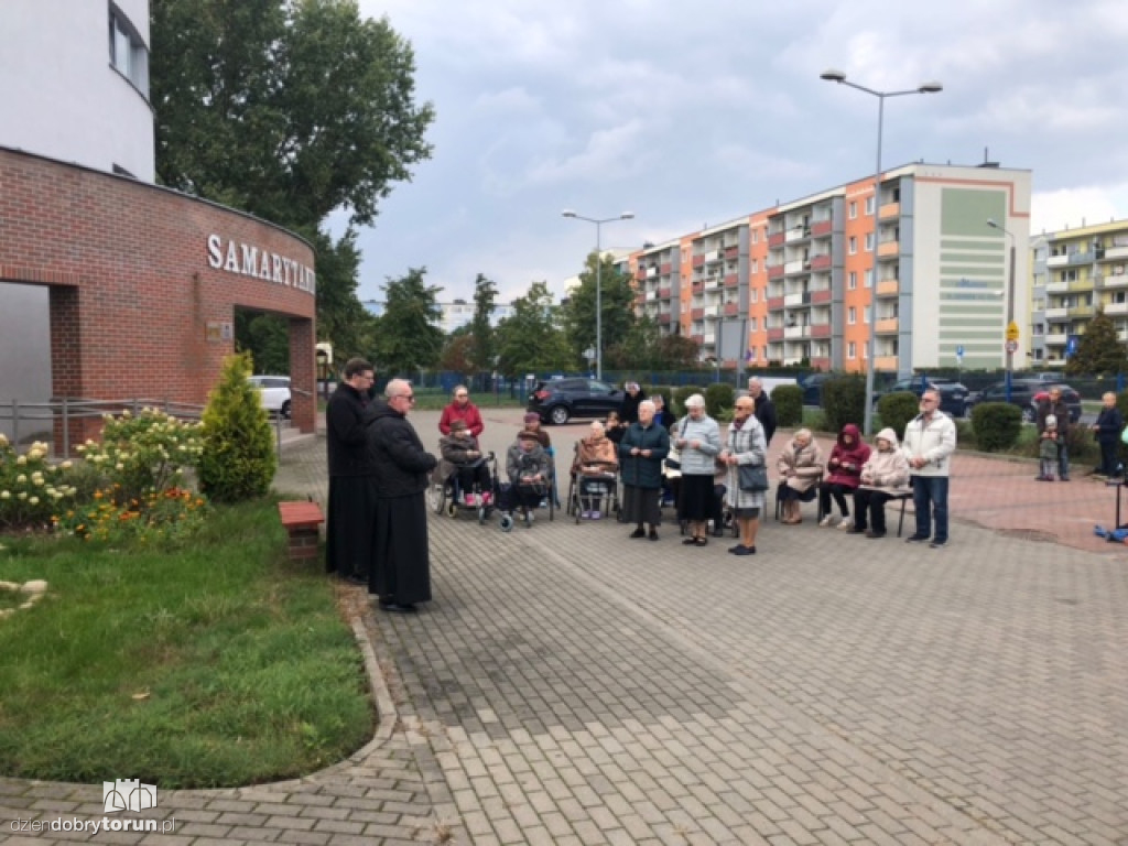 Koronka do Bożego Miłosierdzia w jednej z parafii