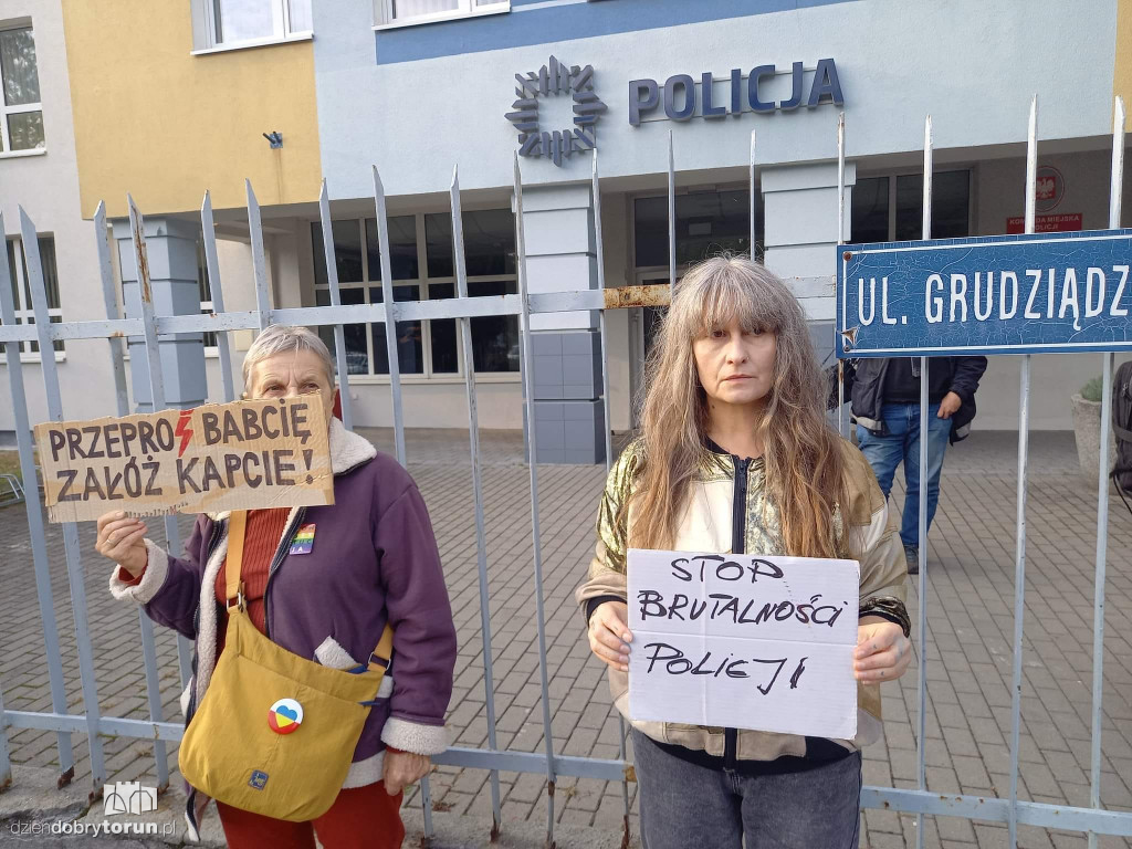 Protest w obronie zatrzymanej w Toruniu 17-latki