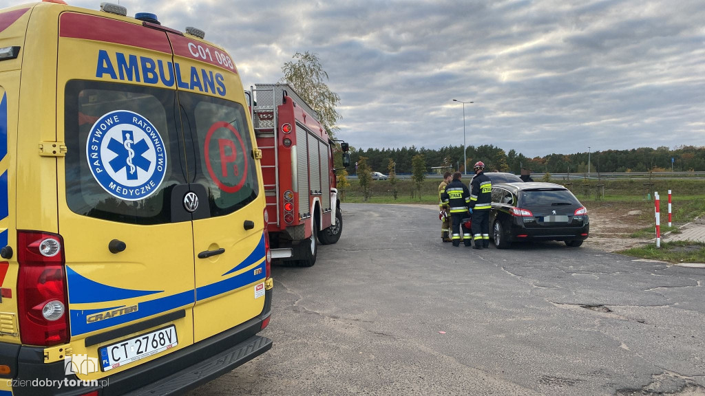 Kolizja dwóch osobówek przy Rypińskiej