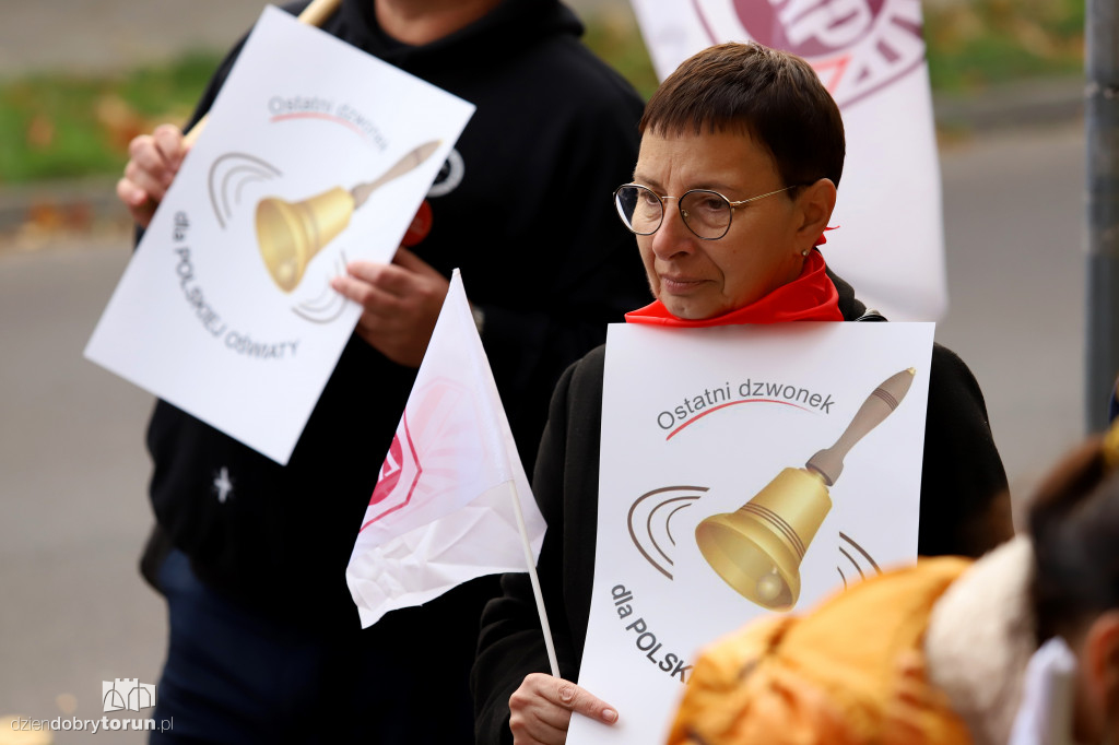 Pikieta nauczycieli i pracowników oświaty