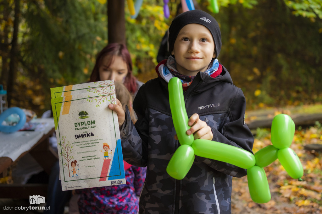 Zakasali rekawy i do roboty. NEUCA posadziła las