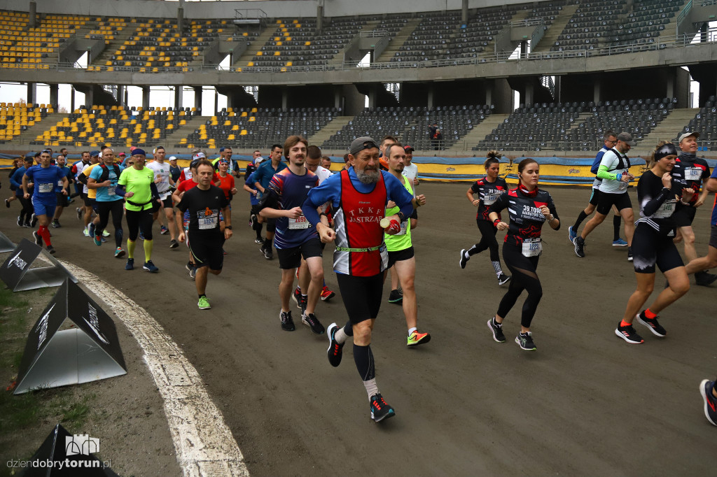 Rywalizacja podczas 39. Toruń Maraton