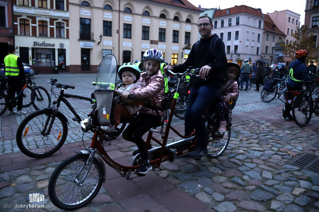 Rowerowa masa krytyczna pod hasłem ,,Bądź widoczny''