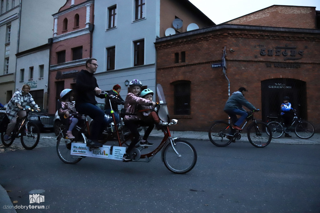 Rowerowa masa krytyczna pod hasłem ,,Bądź widoczny''