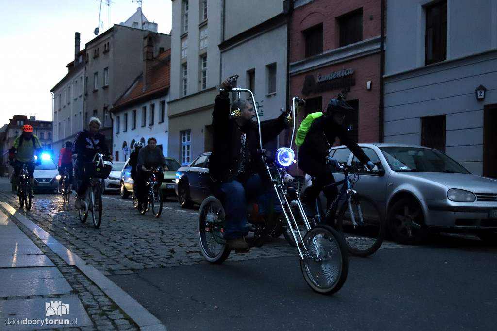 Rowerowa masa krytyczna pod hasłem ,,Bądź widoczny''