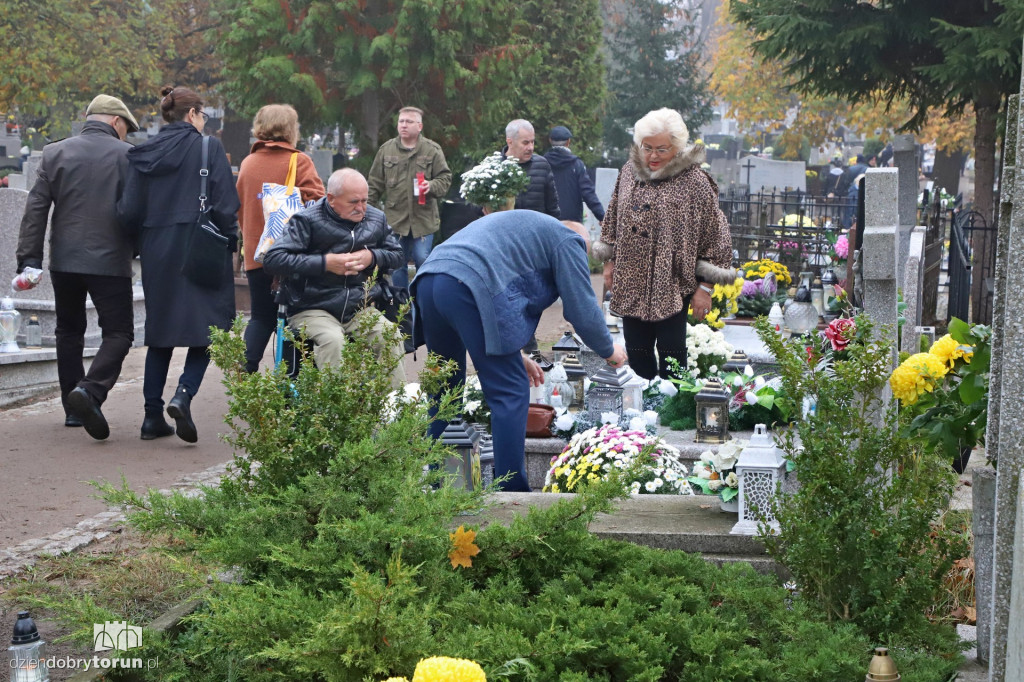 Wszystkich świętych to czas refleksji i zadumy