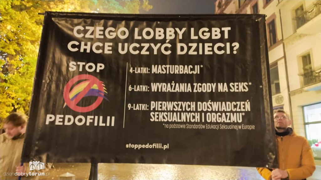 Różaniec pod pomnikiem Kopernika