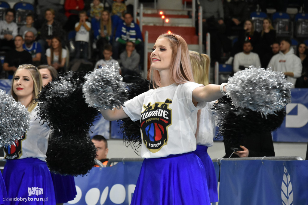 Cheerleaderki na meczu z Anwilem Włocławek