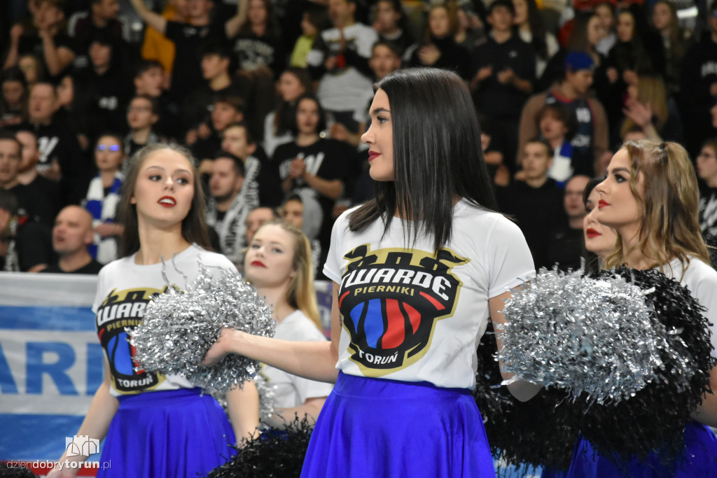 Cheerleaderki na meczu z Anwilem Włocławek