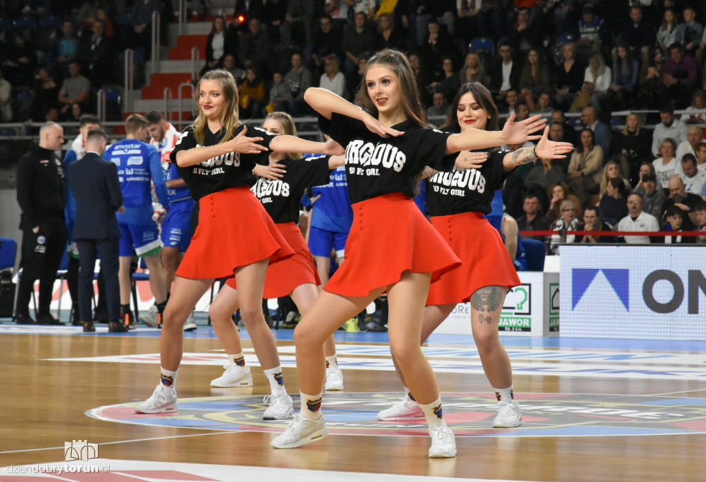 Cheerleaderki na meczu z Anwilem Włocławek