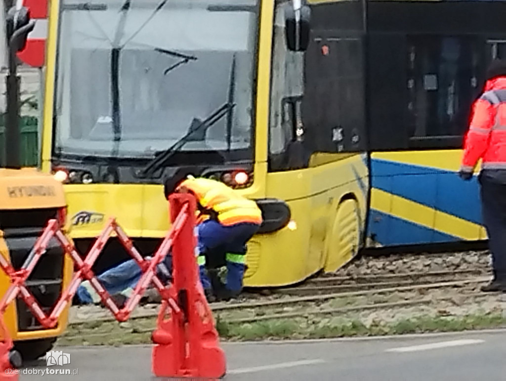 Tramwaj wyjechał z torów przy Sienkiewicza