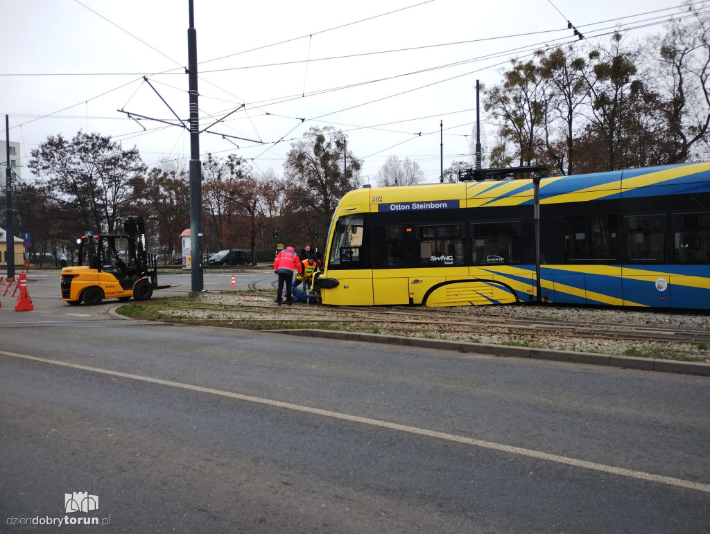 Tramwaj wyjechał z torów przy Sienkiewicza