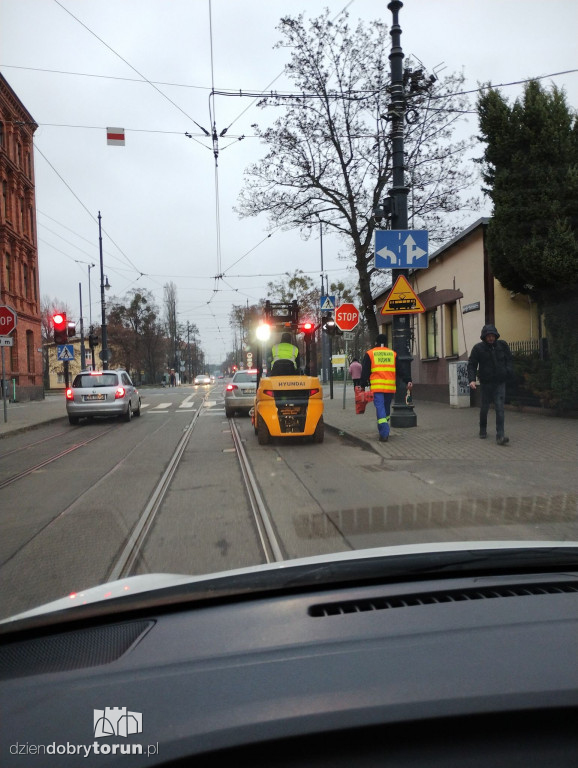 Tramwaj wyjechał z torów przy Sienkiewicza