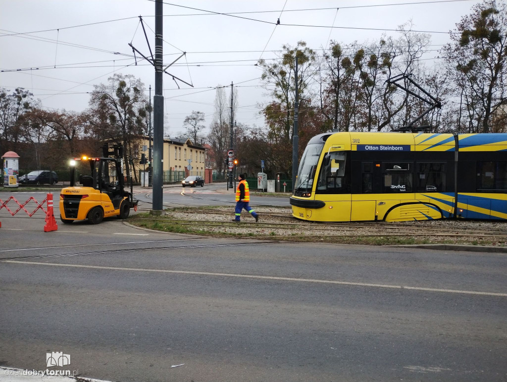 Tramwaj wyjechał z torów przy Sienkiewicza