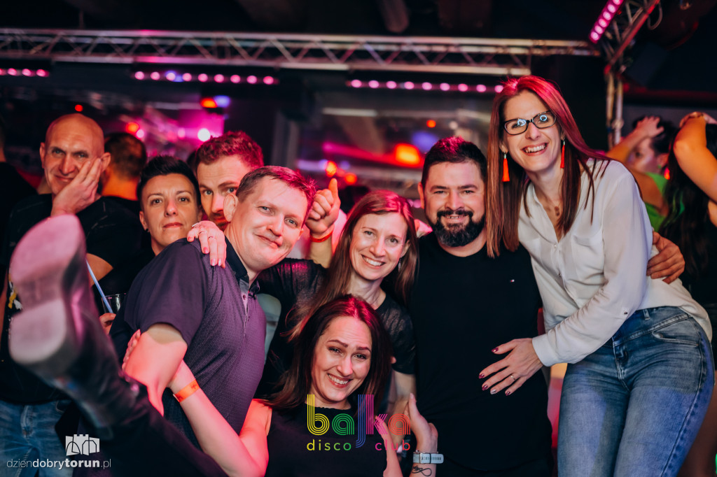Szalona impreza w klubie Bajka