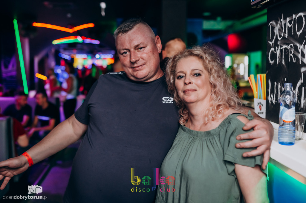 Szalona impreza w klubie Bajka
