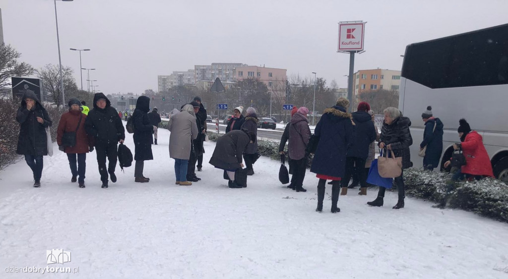 Do Torunia przyjechali sympatycy o. Rydzyka