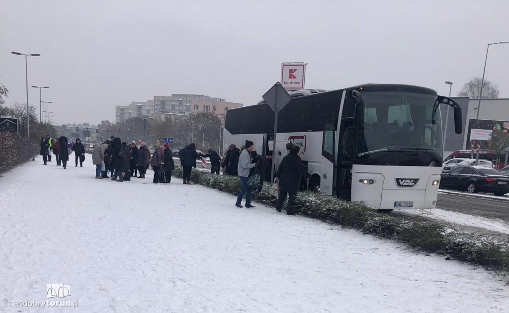 Do Torunia przyjechali sympatycy o. Rydzyka