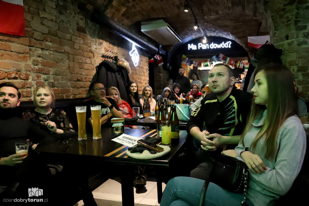 Strefa kibica w Pubie Mentzen