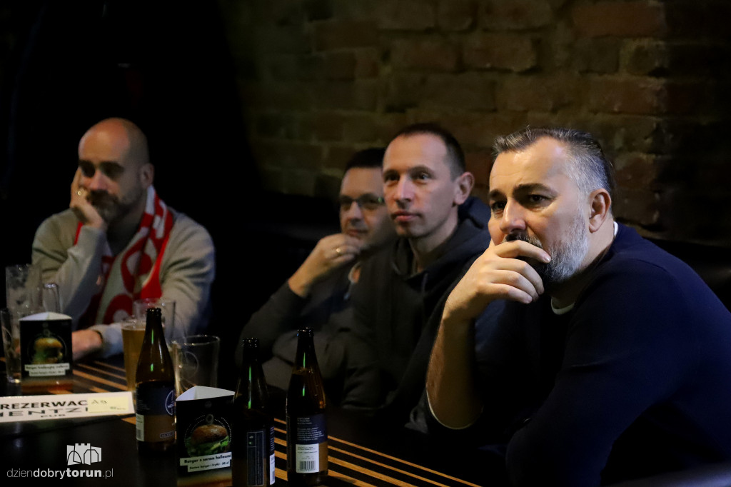Strefa kibica w Pubie Mentzen