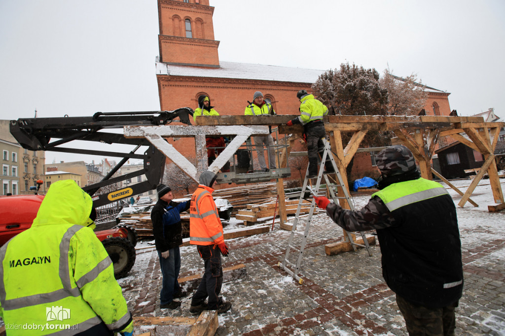 Montaż szopki bożonarodzeniowej