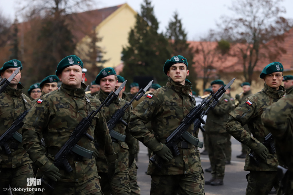 Uroczysta przysięga wojskowa żołnierzy w Toruniu