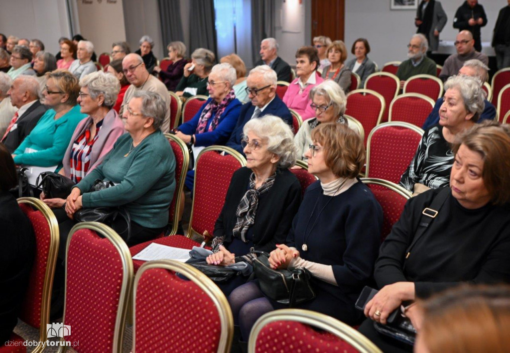 Opaski ratujące życie dla toruńskich seniorów