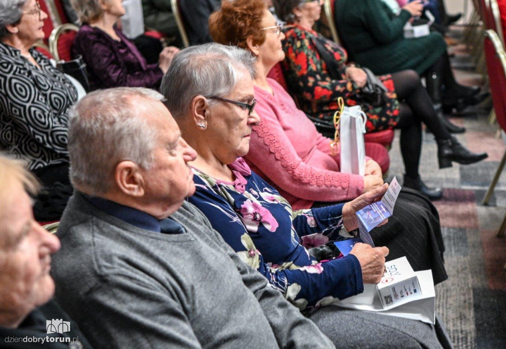 Opaski ratujące życie dla toruńskich seniorów