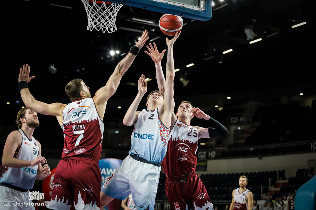 Twarde Pierniki Toruń 92 : 88 PGE Spójnia Stargard