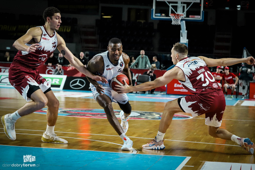 Twarde Pierniki Toruń 92 : 88 PGE Spójnia Stargard