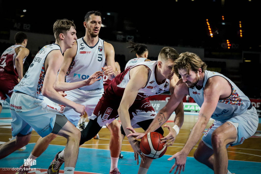 Twarde Pierniki Toruń 92 : 88 PGE Spójnia Stargard