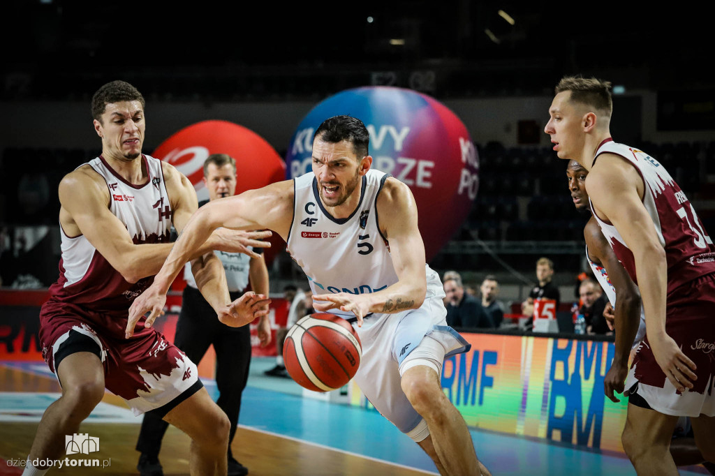 Twarde Pierniki Toruń 92 : 88 PGE Spójnia Stargard