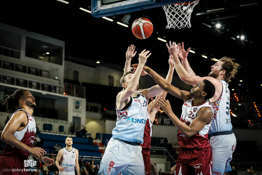 Twarde Pierniki Toruń 92 : 88 PGE Spójnia Stargard