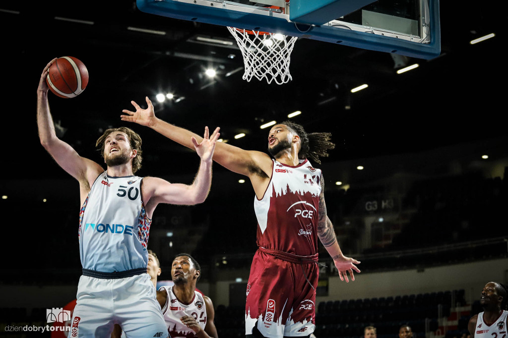 Twarde Pierniki Toruń 92 : 88 PGE Spójnia Stargard