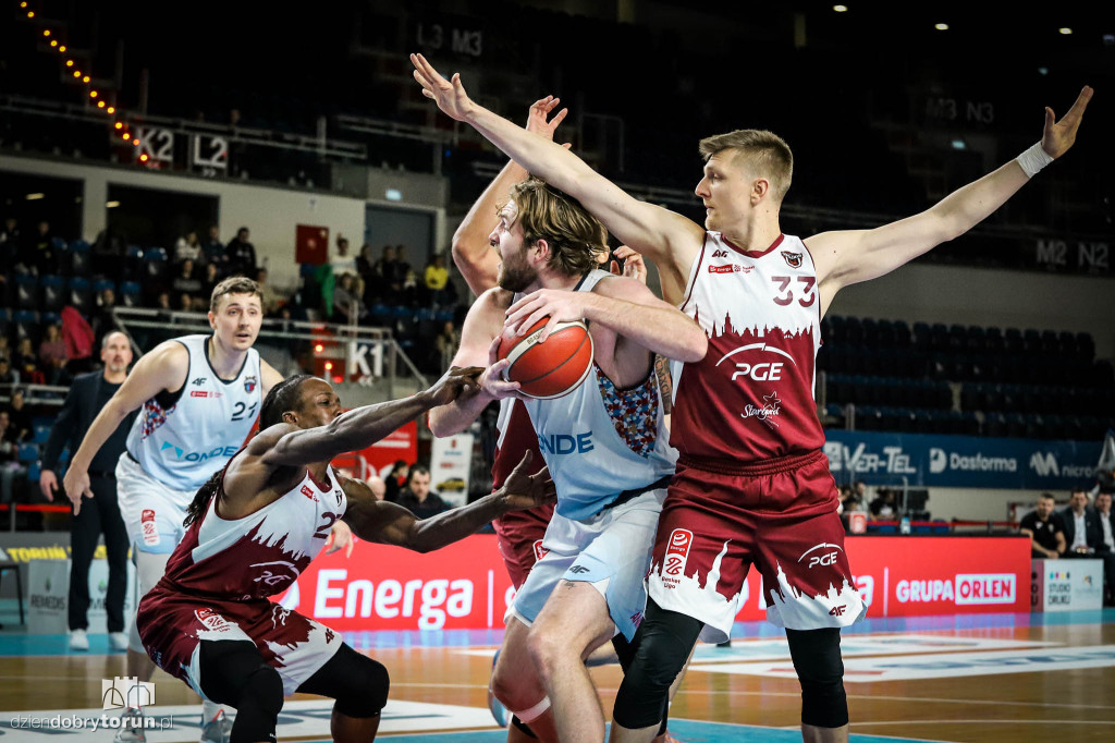 Twarde Pierniki Toruń 92 : 88 PGE Spójnia Stargard