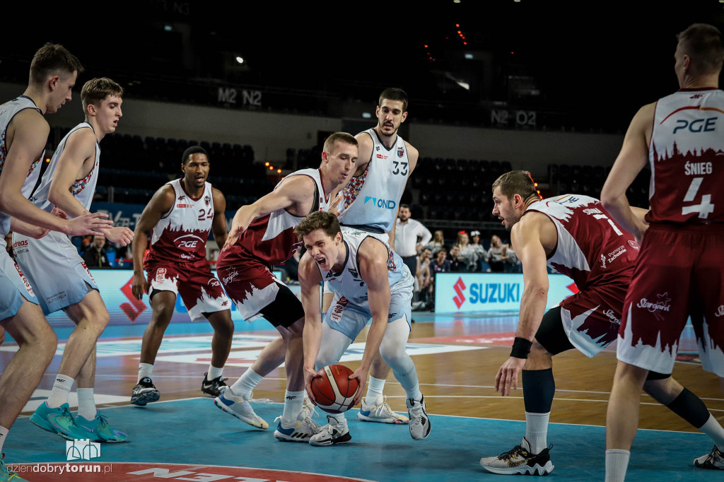 Twarde Pierniki Toruń 92 : 88 PGE Spójnia Stargard