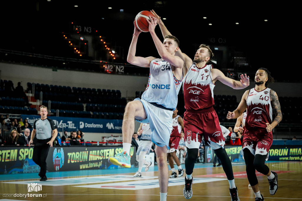 Twarde Pierniki Toruń 92 : 88 PGE Spójnia Stargard