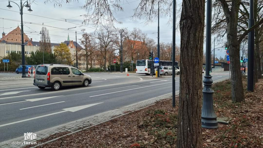 Autobus MZK zderzył się z osobówką