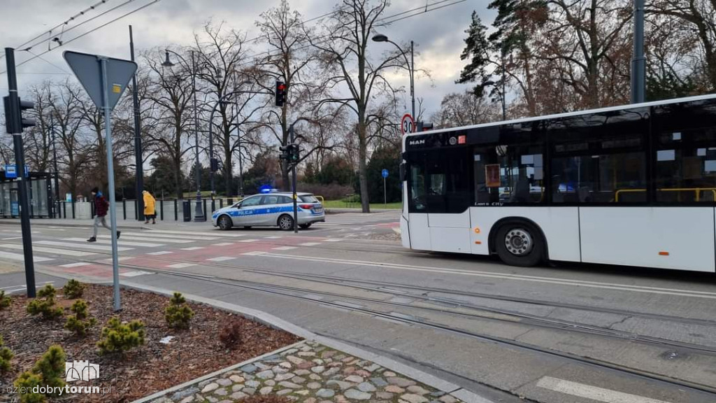 Autobus MZK zderzył się z osobówką