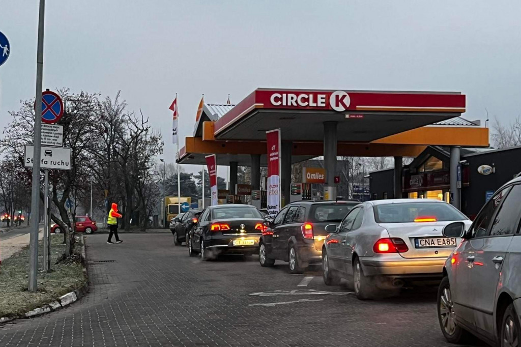 Ogromne korki przed Circle K