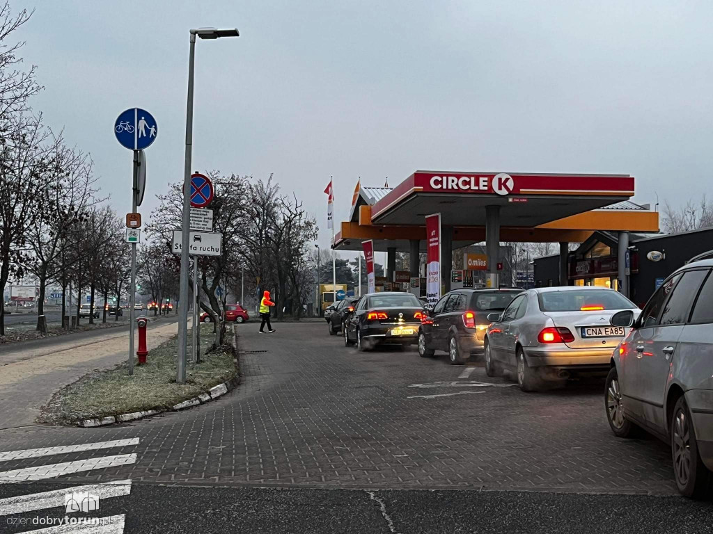 Ogromne korki przed Circle K