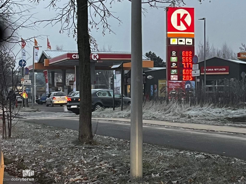 Ogromne korki przed Circle K