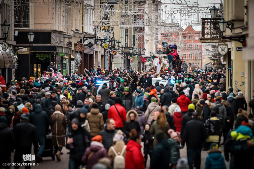 Orszak Trzech Króli ulicą Szeroką