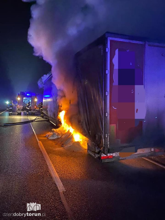 Pożar ciężarówki na DK 10 pod Toruniem