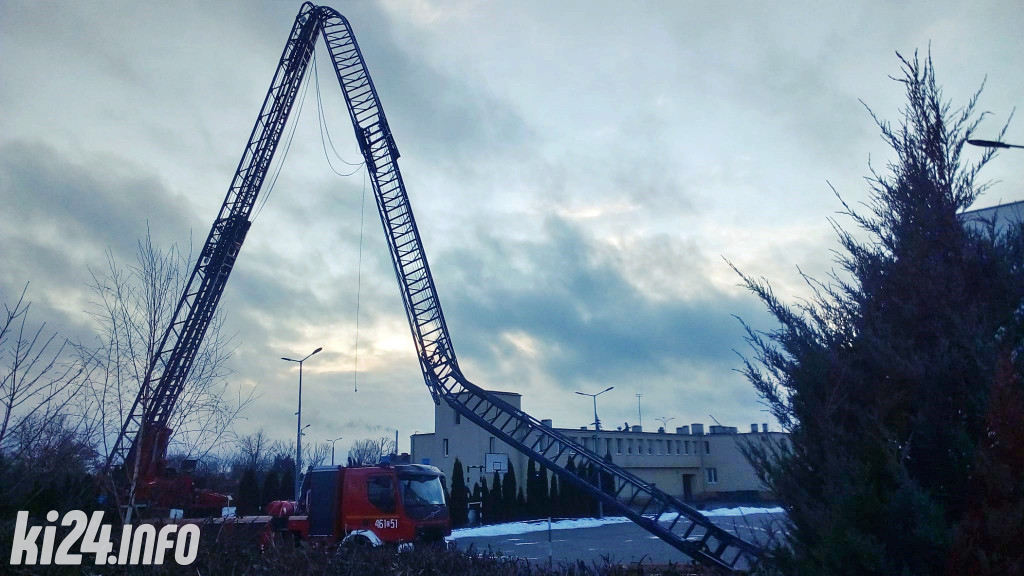 Złamana strażacka drabina