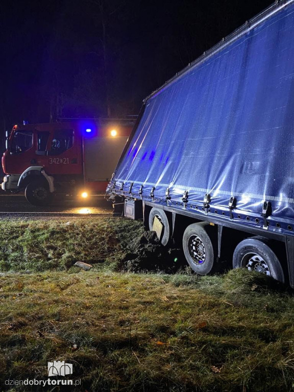 Zderzenie dwóch ciężarówek na DK 10 pod Toruniem