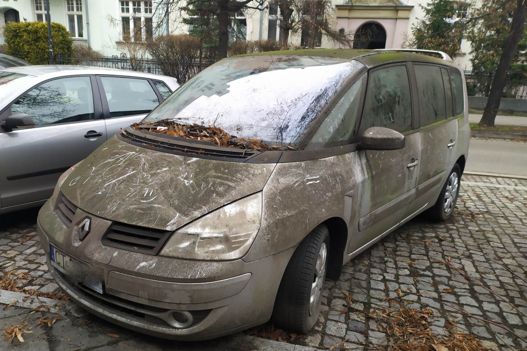 Takie auto stoi na Bydgoskim Przedmieściu