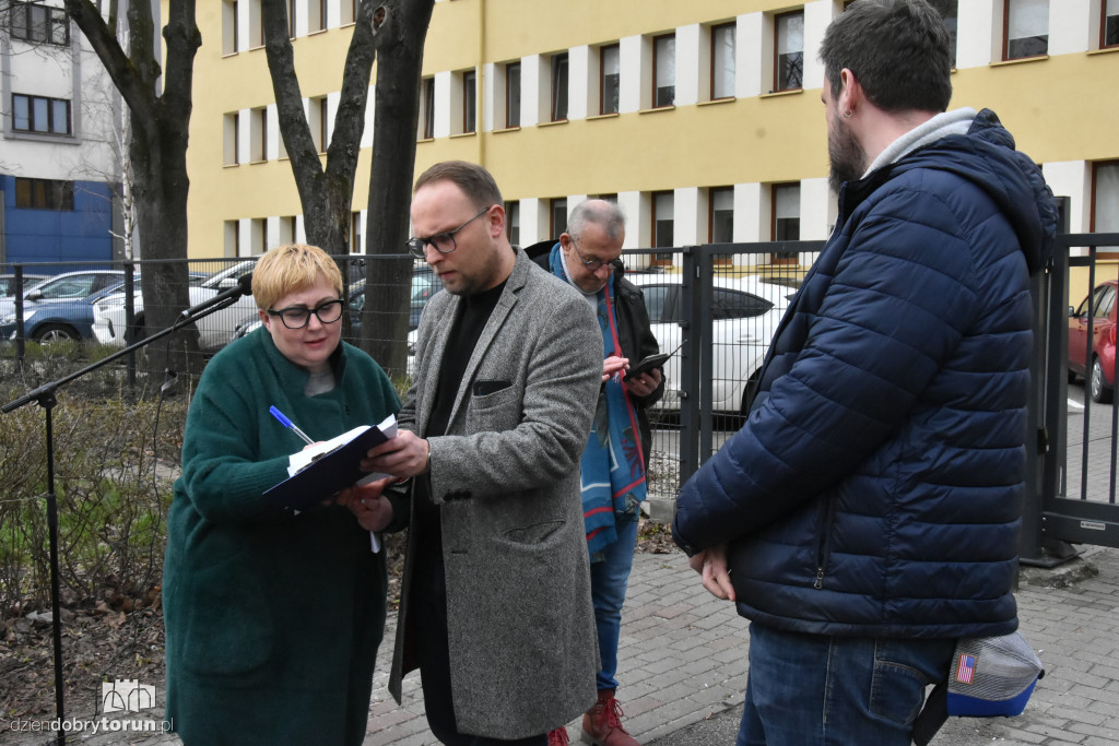 Toruń: konferencja prasowa radnych KO