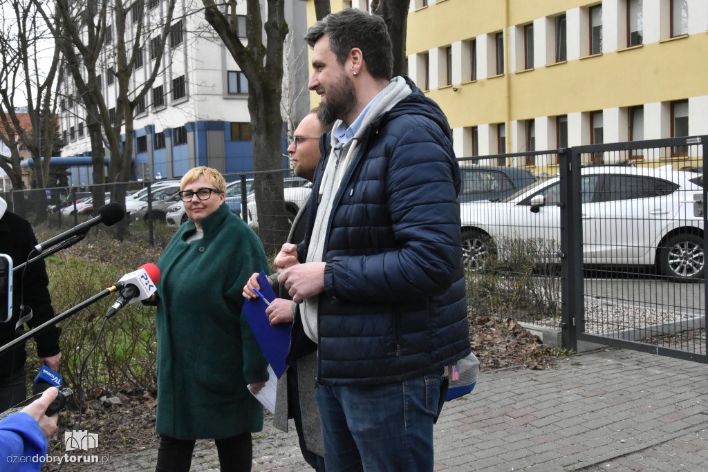 Toruń: konferencja prasowa radnych KO