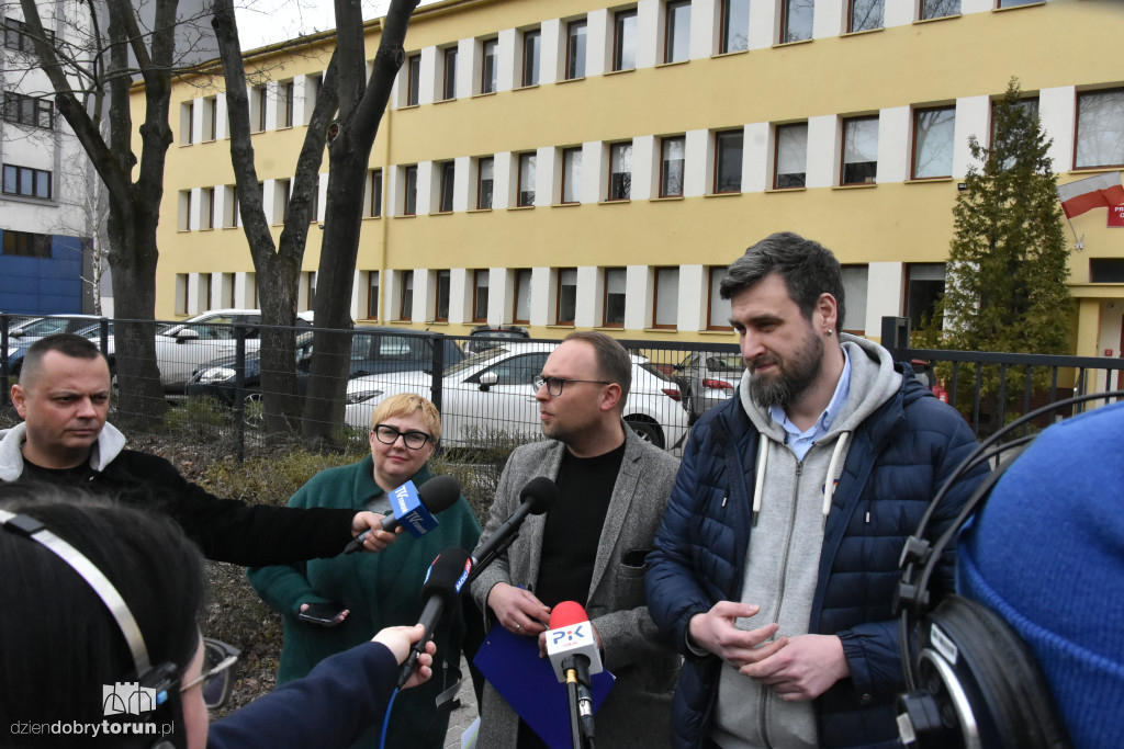 Toruń: konferencja prasowa radnych KO